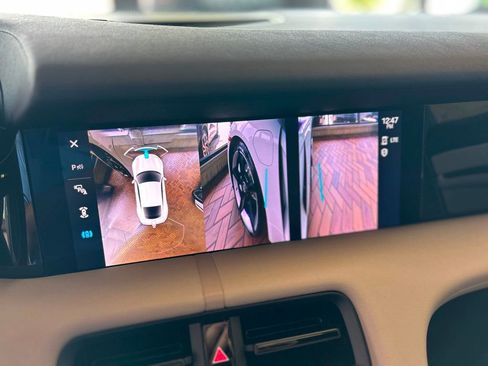 Used 2024 Porsche Taycan image 29