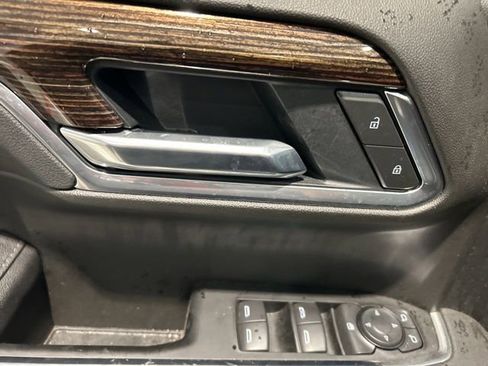 Used 2026 GMC Sierra 1500 Elevation w/ Elevation Select Package AWD/4WD image 9