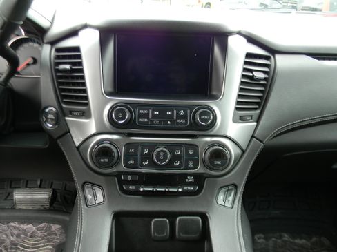 Used 2016 Chevrolet Suburban LT w/ Luxury Package image 9