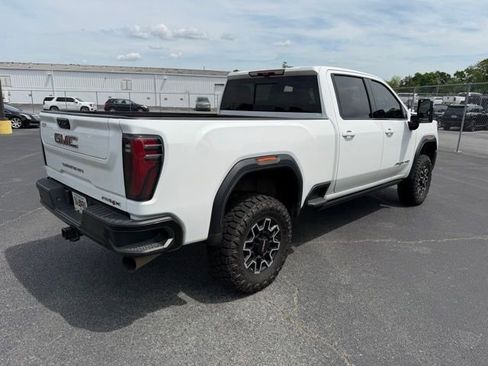 Used 2024 GMC Sierra 2500 AT4X image 3