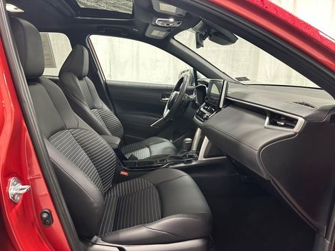 Used 2025 Toyota Corolla Cross AWD Hybrid w/ Convenience Package image 60