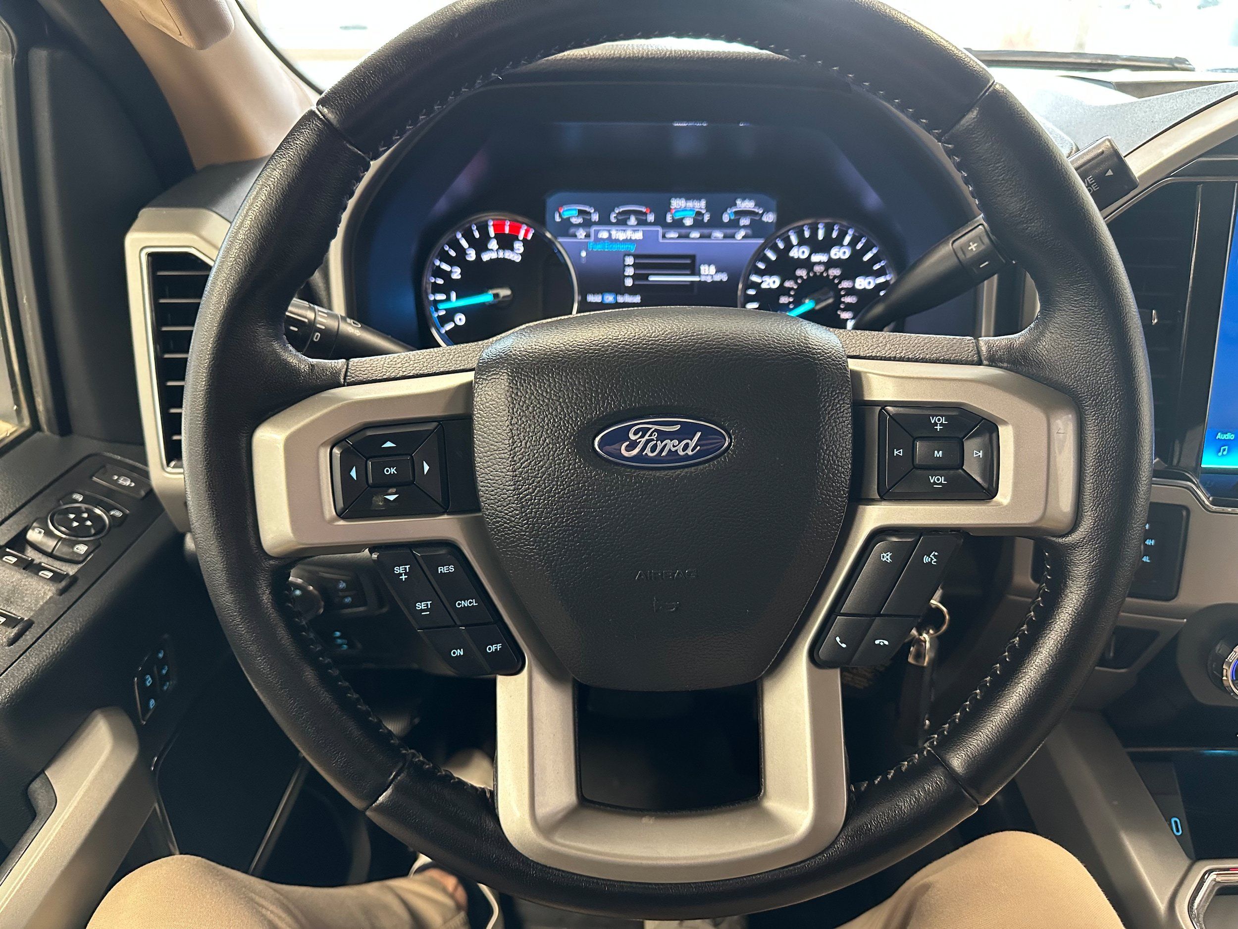 Used 2022 Ford F250 Lariat w/ Chrome Package AWD/4WD image 22