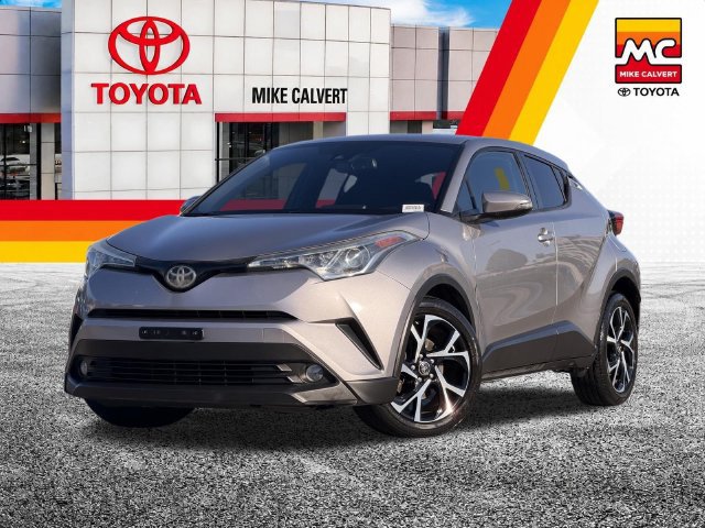 Used 2018 Toyota C-HR XLE FWD image 2
