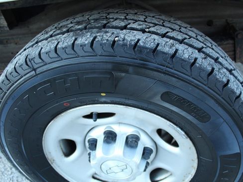 Used 2016 Chevrolet Express 3500 image 8