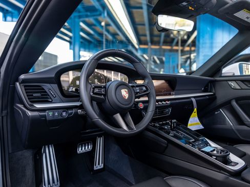 Certified 2025 Porsche 911 Carrera 4 GTS AWD/4WD image 4