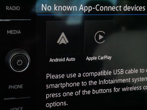 Certified 2025 Volkswagen Jetta SEL image 31