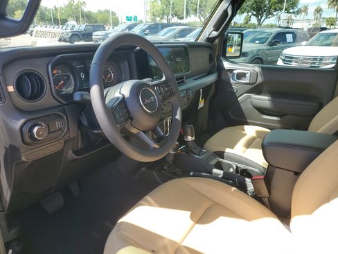 Used 2026 Jeep Wrangler Unlimited Sport AWD/4WD image 9