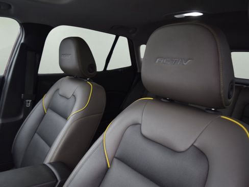 Used 2024 Chevrolet Trax ACTIV w/ Sunroof Package image 13