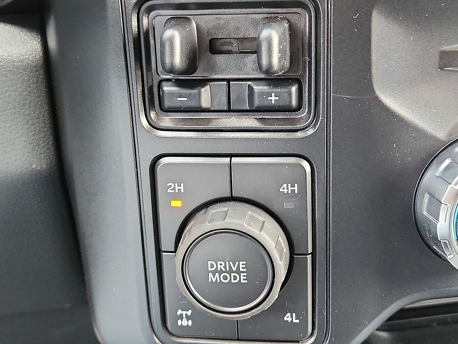 New 2026 Ford F350 Lariat w/ Black Appearance Package AWD/4WD image 15