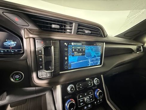 Used 2024 GMC Yukon Denali w/ Advanced Technology Package AWD/4WD image 21