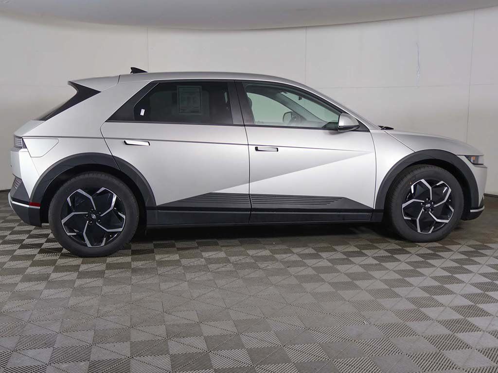 Used 2024 Hyundai Ioniq 5 SEL AWD/4WD image 19
