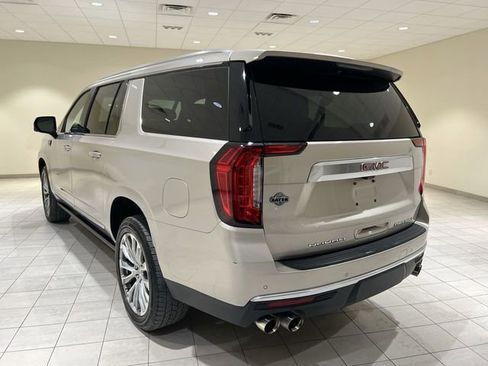 Used 2021 GMC Yukon XL Denali w/ Denali Premium Package RWD image 3