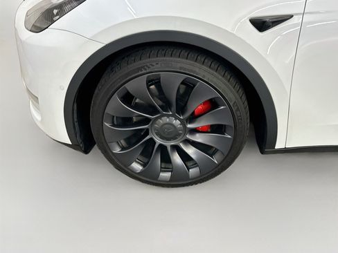 Used 2022 Tesla Model Y Performance AWD/4WD image 11
