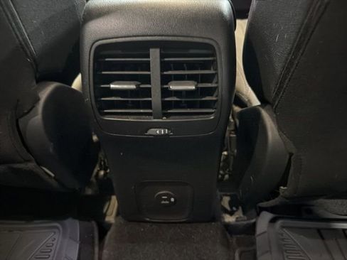 Used 2021 Ford Escape SE w/ SE Sport Appearance Package FWD image 7