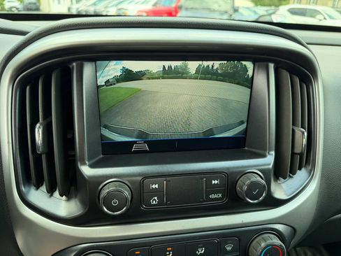 Used 2022 Chevrolet Colorado LT w/ Fleet Safety Package RWD image 20