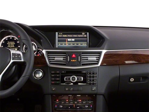 Used 2010 Mercedes-Benz E 550 Sedan image 21