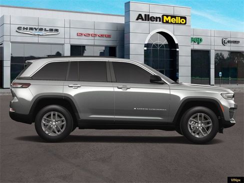 New 2025 Jeep Grand Cherokee Laredo X w/ Luxury Tech Group I image 9