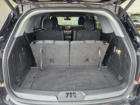 Used 2022 Ford Explorer XLT image 15