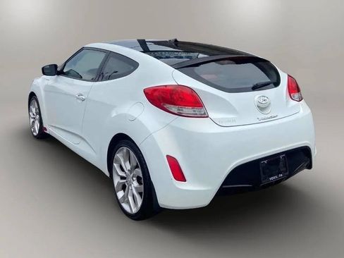 Used 2012 Hyundai Veloster w/ Style Pkg FWD image 4