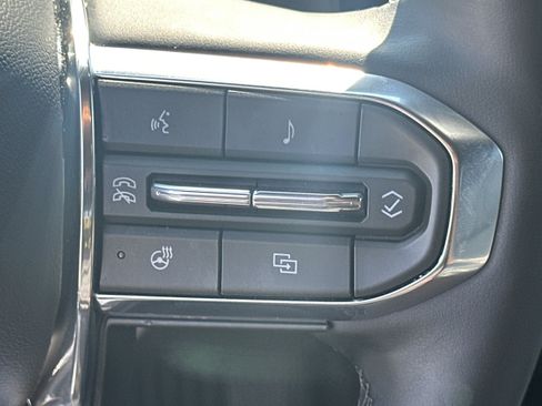 Used 2026 GMC Acadia Elevation w/ Elevation Premium Package FWD image 27