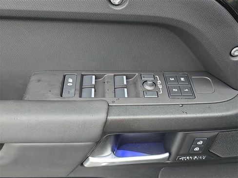 New 2026 Land Rover Defender 110 V8 image 30