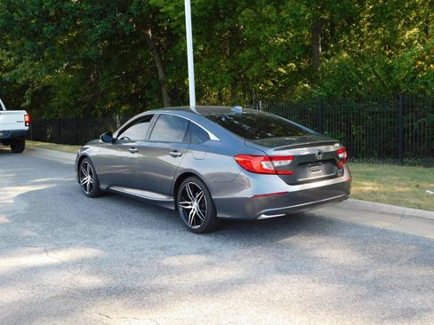 Used 2021 Honda Accord Touring image 10