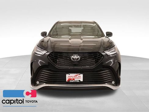 Certified 2025 Toyota Highlander XSE AWD/4WD image 7