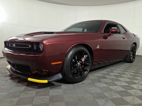 Used 2018 Dodge Challenger R/T Scat Pack w/ Leather Interior Group RWD image 6