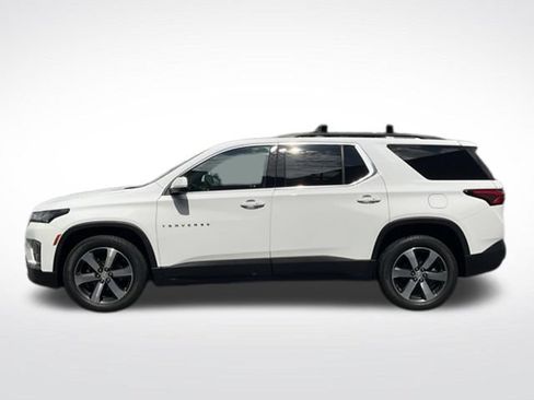 Used 2023 Chevrolet Traverse LT w/ LT Premium Package AWD/4WD image 14