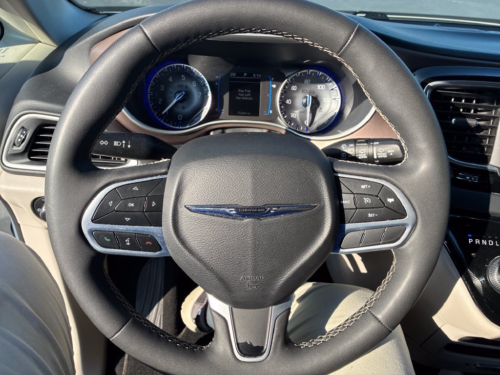 Used 2022 Chrysler Voyager LX FWD image 13