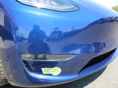 Used 2022 Tesla Model Y Long Range AWD/4WD image 5