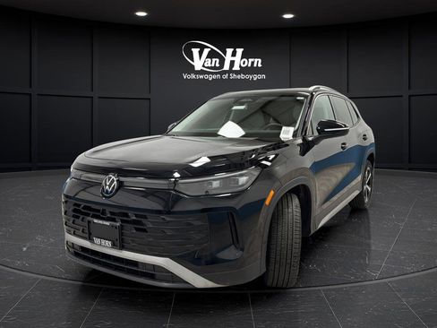 Used 2025 Volkswagen Tiguan SE FWD image 7