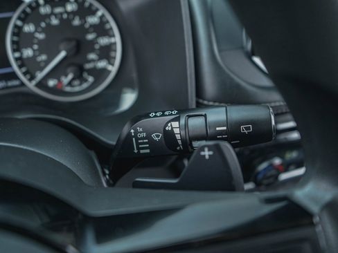 Used 2021 Nissan Rogue SV image 16