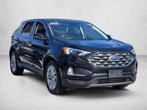 Certified 2022 Ford Edge Titanium AWD/4WD image 3