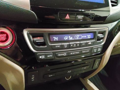 Certified 2017 Honda Pilot Touring image 20