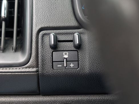 Used 2018 GMC Canyon SLE w/ SLE Convenience Package image 25