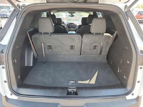 Used 2022 Chevrolet Traverse LT image 28