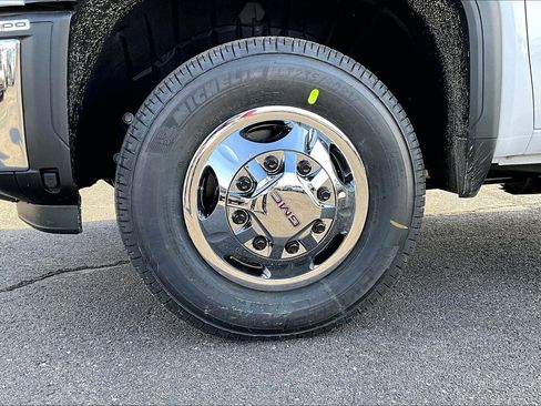 New 2026 GMC Sierra 3500 SLT w/ SLT Convenience Package image 12