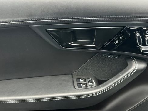 Used 2018 Jaguar F-TYPE R-Dynamic image 12