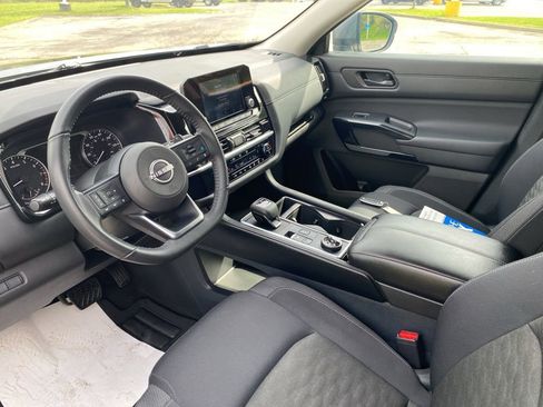 Used 2024 Nissan Pathfinder SV AWD/4WD image 23
