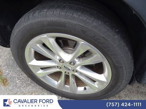 Used 2018 Ford Explorer Limited w/ Equipment Group 301A AWD/4WD image 10