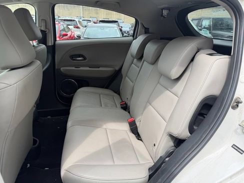 Used 2018 Honda HR-V EX-L image 3