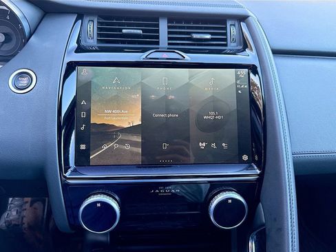 Used 2023 Jaguar E-PACE SE image 16