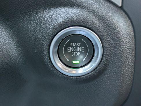 Certified 2022 Chevrolet Silverado 1500 Custom image 30