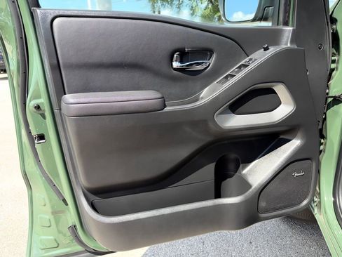 Used 2024 Nissan Frontier SL w/ Technology Package RWD image 21