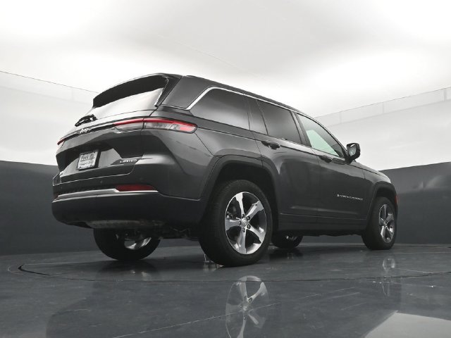 New 2026 Jeep Grand Cherokee Limited w/ Trailer Tow Package AWD/4WD image 23