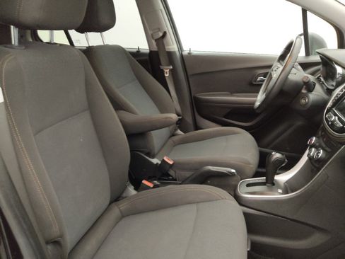 Used 2020 Chevrolet Trax LS w/ Tint and Cruise Package FWD image 21