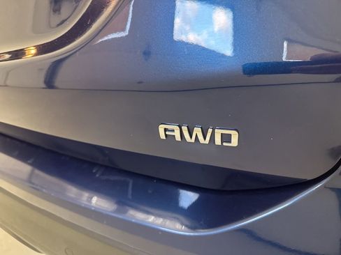 Used 2023 Chevrolet Equinox LS AWD/4WD image 10