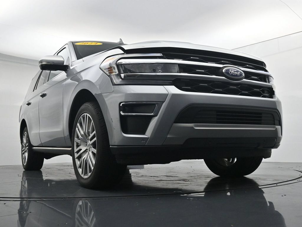 Used 2024 Ford Expedition Limited AWD/4WD image 35