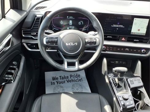Used 2024 Kia Sportage EX AWD/4WD image 6